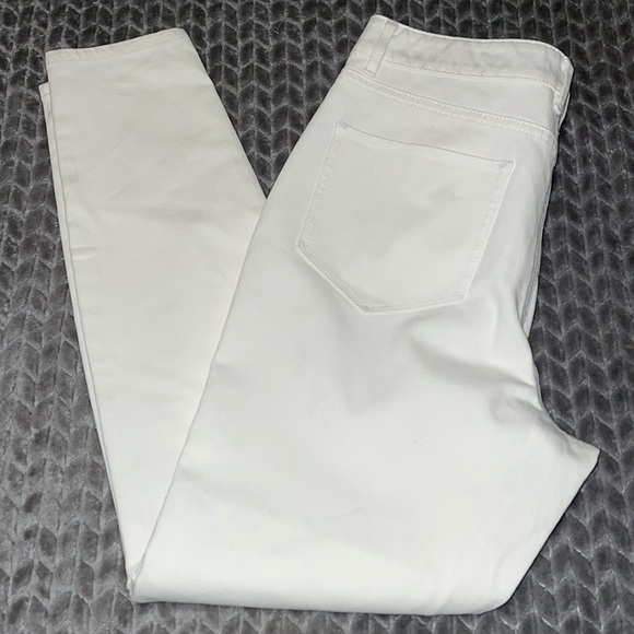 L.L. Bean Classic Fit Skinny Leg Jeans.  Size 10 - Picture 1 of 9